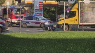 Die Unfallstelle: Das Motorrad wurde schwer beschädigt.