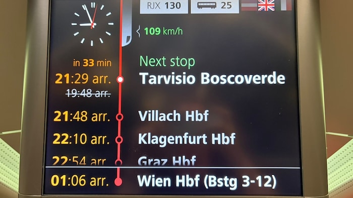 Mit Verspätung hätte der Zug um 1 Uhr in Wien ankommen sollen. Tatsächlich erreichte Stefan B. ...