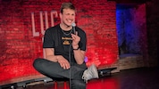 Der deutsche Comedian Hauke van Göns ist Gastgeber („Host“) im Wiener Comedy-Club „Lucky Punch“.