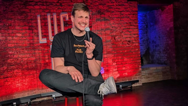 Der deutsche Comedian Hauke van Göns ist Gastgeber („Host“) im Wiener Comedy-Club „Lucky Punch“.