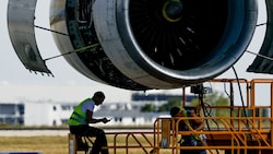 Die erste Drohne sollte wohl ein ukrainisches Frachtflugzeug treffen. Offenbar war ein weit ...