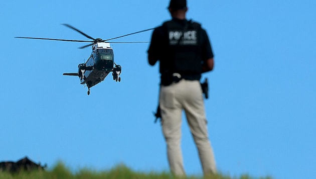 Die Marine One mit Präsident Donald Trump an Bord während der Landung im Trump National Golf ...