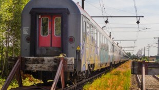 Auf die lange Bank – oder besser gesagt: auf das lange Abstellgleis – werden Waggons in Göpfritz ...