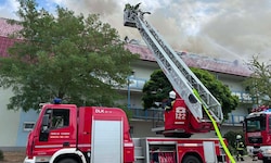 17 Wohneinheiten sind nach dem Brand für die Bewohner nun unnutzbar. Die Gemeinde kümmert sich ...