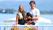 Ein entspannter Marco Kasper genießt mit Tyra und Hund „Daisy“ derzeit abseits des NHL-Trubels ...