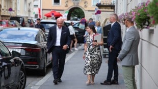 Andreas Tröster Kanzler Stocker auf dem Weg zur Fragerunde in Salzburg.