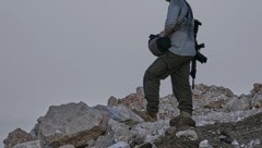 Ein bewaffneter israelischer Siedler im Westjordanland