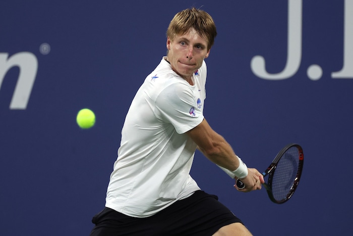 Ilya Ivashka brachte Jannik Sinner 2021 im Achtelfinale der US Open an den Rande einer ...