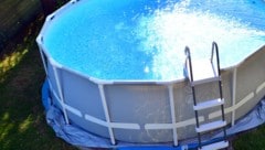 Obwohl der Pool mehrere Male abgesucht wurde, wurde Bella (3) erst einen Tag später darin ...