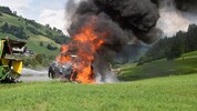 Der Traktor brannte lichterloh.