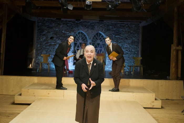 Matronin Ricki Moser mit den Wursthansln David Pirkner und Stephan Pointner