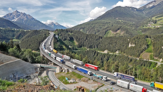 Die Europabrücke auf der A13 Brennerautobahn.