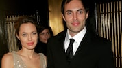 Angelina Jolie und James Haven haben eine enge Verbindung. Jetzt outete sich der 53-Jährige als ...