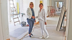 Die Brucker Bürgermeisterin Susanne Kaltenegger (links) und Allgemeinmediziner Sandra Fuchs am ...