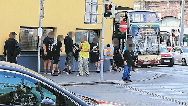 Situation an der Ecke Gumpendorfer Straße und Gürtel beim Suchthilfezentrum Jedmayer