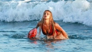 Brooks Nader legte sich an ihrem letzten Drehtag für „Baywatch“ noch einmal richtig ins Zeug. 