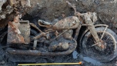 In der Donau in Budapest ist unter anderem dieses Militärmotorrad aus dem Zweiten Weltkrieg ...