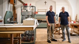Johannes (li.) und Christian Kögler sind Geschäftsführer des Orgelbau-Betriebs in St. Florian ...
