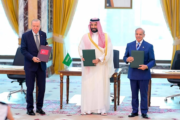Der türkische Präsident Recep Tayyip Erdoğan, der saudische Kronprinz Mohammed bin Salman und ...