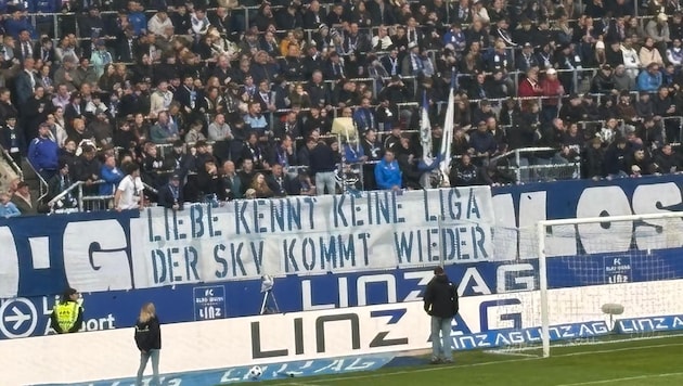 In Anlehnung an den SK Voest bezeichnen Blau-Weiß-Fans ihren Herzensklub schon immer als SKV.