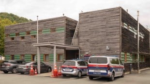 Bei der Feier in der Dienststelle Spielfeld soll es zu mehreren Übergriffen gekommen sein.