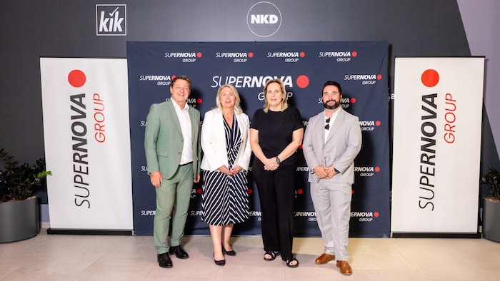 Bürgermeister Günther Albel, Supernova-Geschäftsführerin Petra Michelatsch, Christine Singer vom ...