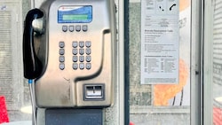 Bis in die 1990er Jahre gehörten die Telefonapparate der Österreichischen Post. Heute werden sie ...
