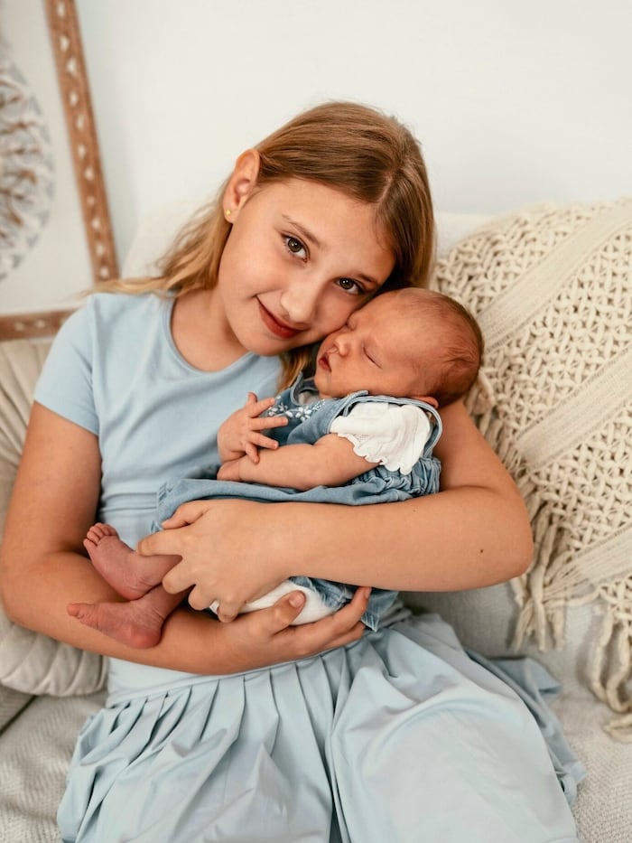 Annalena mit Baby Emilia