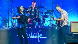 Die drei Jungs der Folkshilfe freuen sich schon riesig auf ihren Auftritt beim „Krone“-Fest am ...