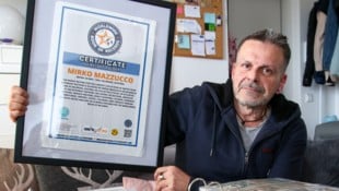 Andreas Tröster Mirko Mazzucco ist leidenschaftlicher Sammler von Geldscheinen.
