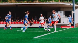 Katja Wienerroither (re.) traf zum 1:0 für Salzburg.