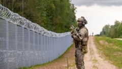 Schon in den vergangenen Wochen waren geheime Unterführungen unter der Grenze zwischen Belarus ...