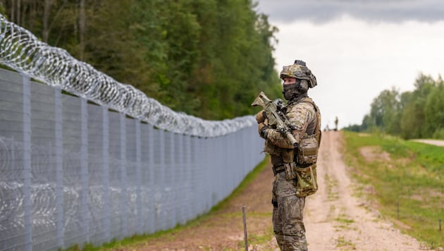 Ein Soldat an der lettischen NATO-Außengrenze: Mit einem Angriff auf das Baltikum könnte ...