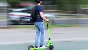 Die schnellen Roller erfreuen sich besonders bei Kindern großer Beliebtheit, die Gefahren werden ...