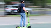 Die schnellen Roller erfreuen sich besonders bei Kindern großer Beliebtheit, die Gefahren werden ...