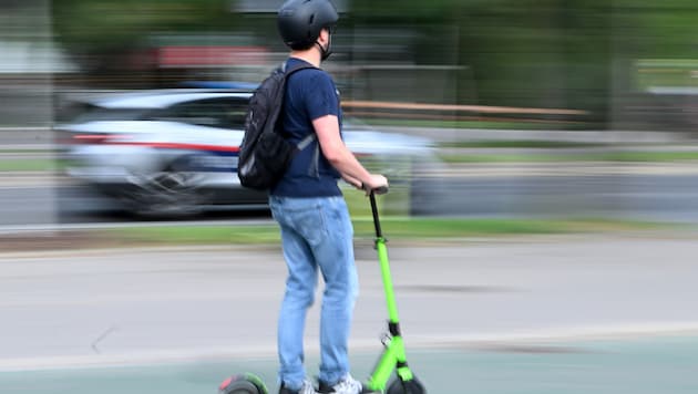 Auf seiner rasanten Fahrt gefährdete der 16-Jährige auch andere Kinder. (Symbolbild)