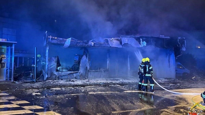 Das Gebäude wurde vollständig zerstört.