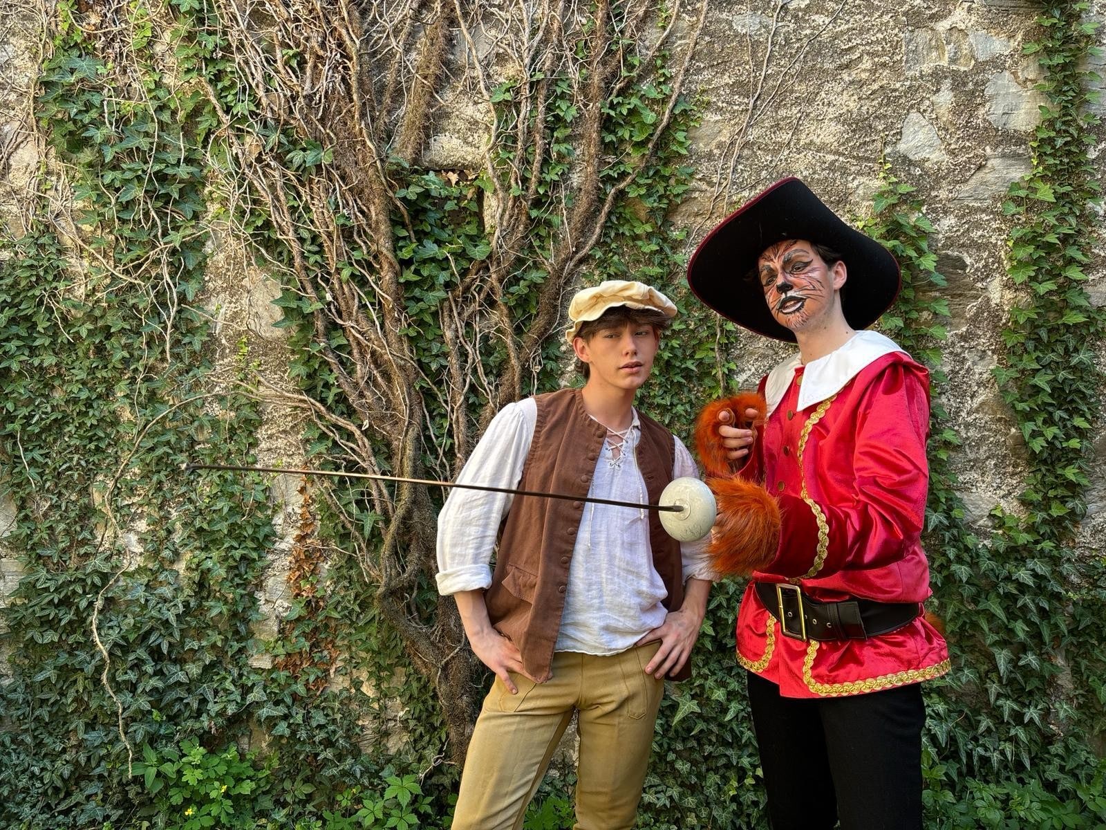 Müllerssohn Mike Lackner und Kater Hannes Grabner.