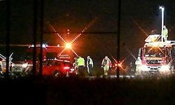 Einsatzkräfte am Flughafen Leipzig-Halle nach dem Drohnen-Alarm