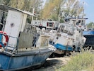 Schiffe stranden, statt Wasser bleibt nur noch Sand übrig.