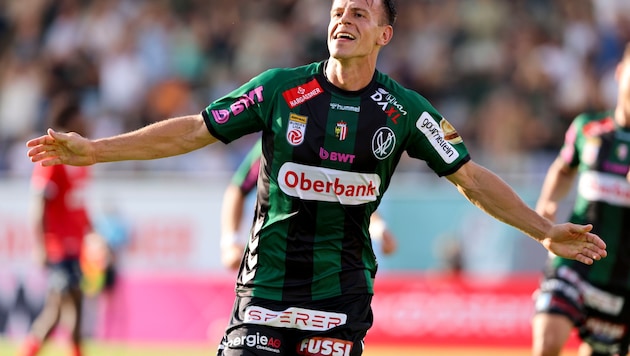 Stefan Schwab freut sich über seinen Treffer für Ried gegen Rapid.