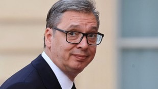 Serbiens Staatschef Aleksandar Vučić wird von russischen Propagandisten nun vorgeworfen, die ...