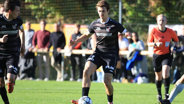 Fügens Stephan Kuen traf mit einem Doppelpack zum 2:0 Endstand.