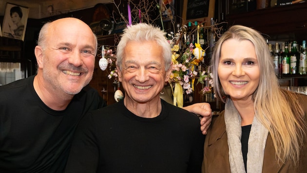 Kult-Gastronom und Organisator Niki und Brigitte Neunteufel mit Boris Bukowski.