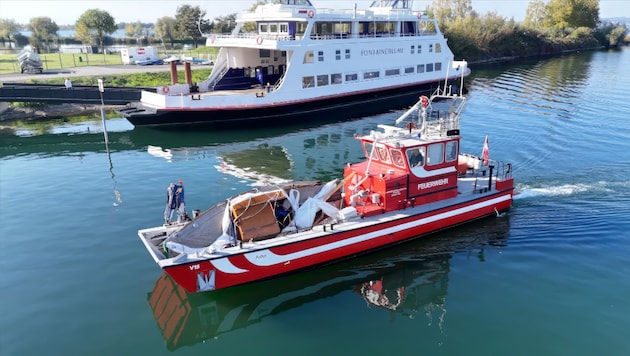 Das völlig zerstörte Segelschiff wurde damals vom Feuerwehrboot „Föhn“ geborgen.