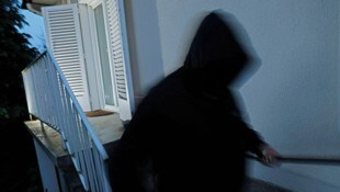 Das Trio war mit Sturmhauben ausgestattet.