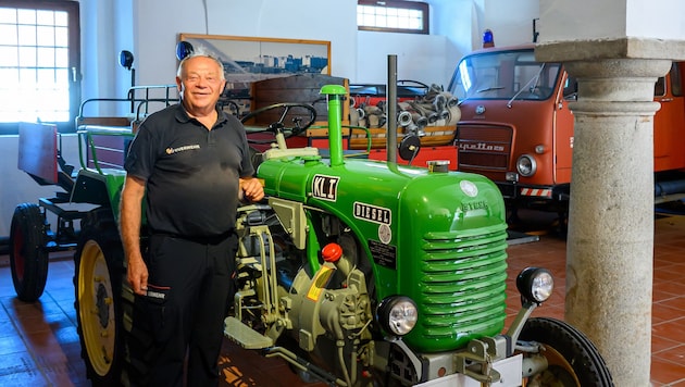 Kustos Erwin Chalupar: „Der Traktor wird uns beim Rangieren historischer Großfahrzeuge gute ...