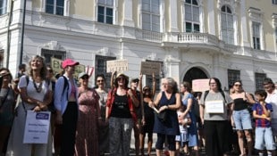 Es sei nur der Auftakt, meinten die Organisatorinnen des Frauen-Protests vor dem ...