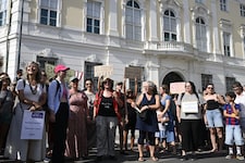 Es sei nur der Auftakt, meinten die Organisatorinnen des Frauen-Protests vor dem ...