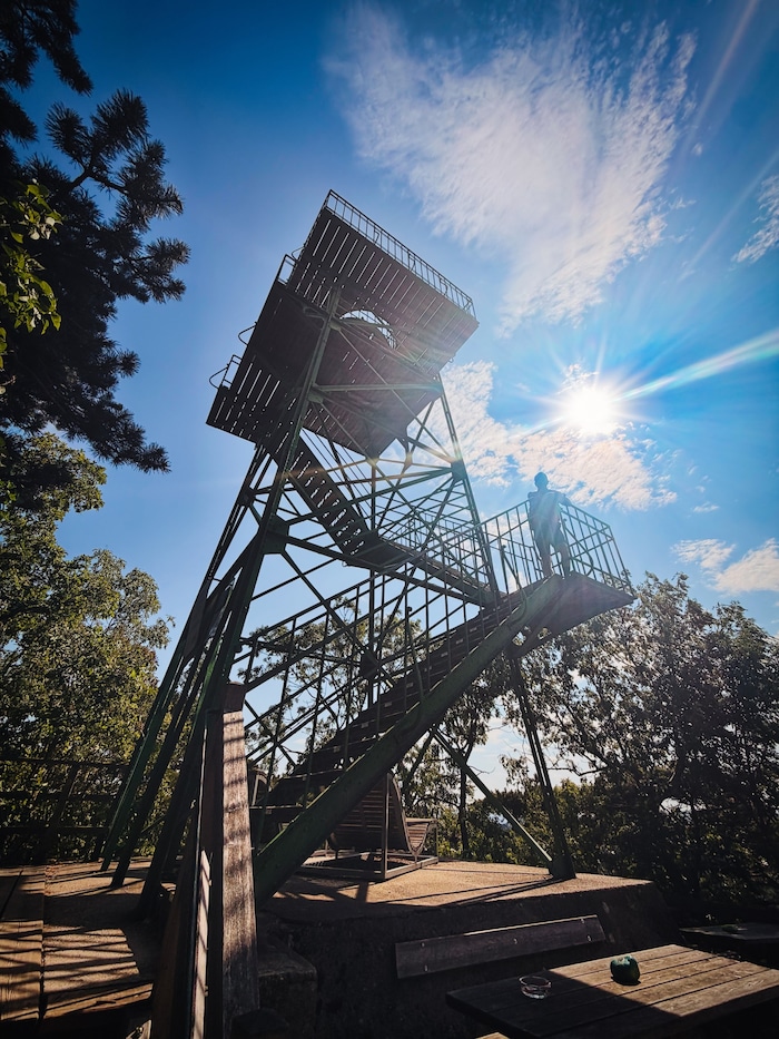 Aussichtsturm auf dem Parapluieberg